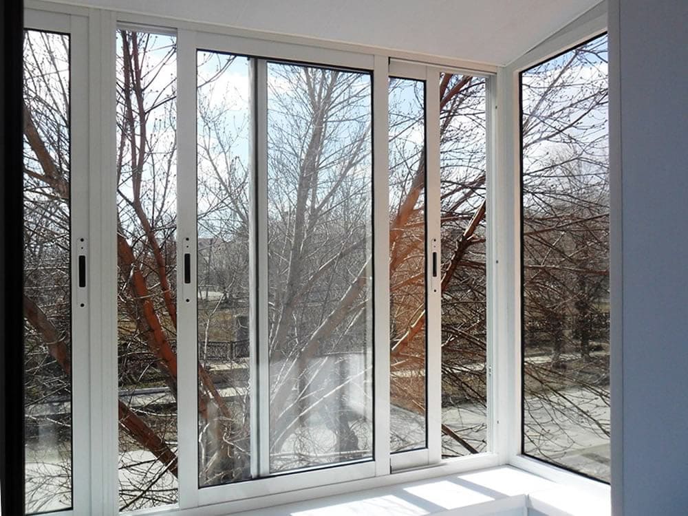 Холодное остекление балкона в Минске